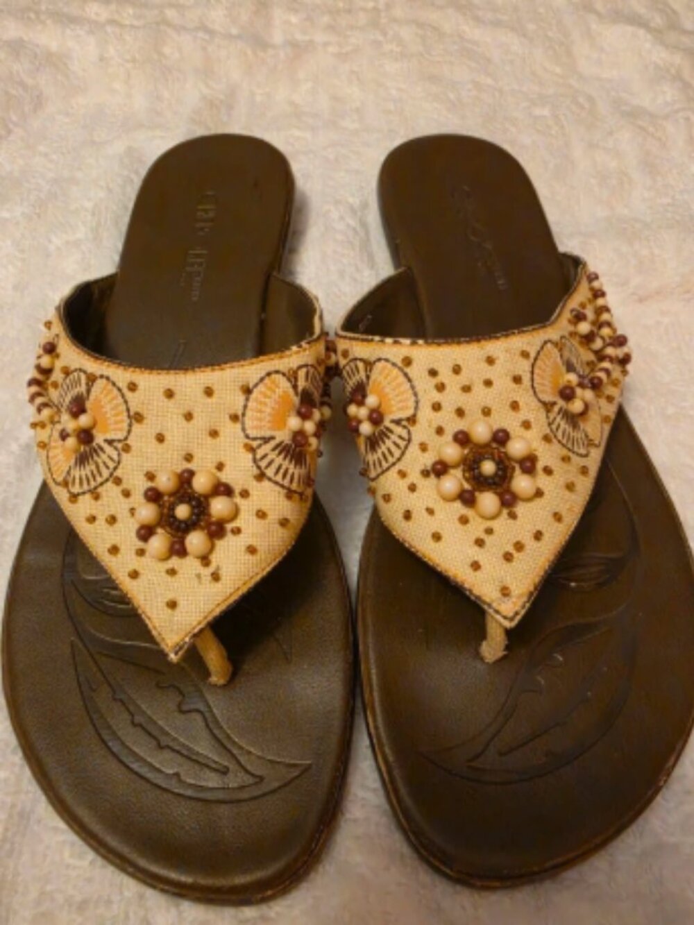 Beaded Floral Thong Sandals / Slides with Low Heel - Size US 8